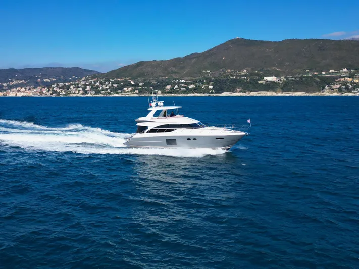 Lucerna Yacht Photos Pics 