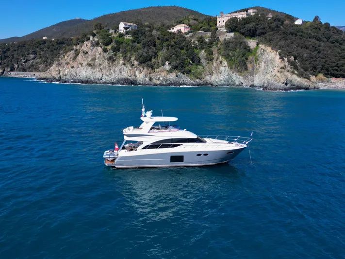 Lucerna Yacht Photos Pics 