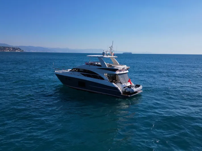 Lucerna Yacht Photos Pics 