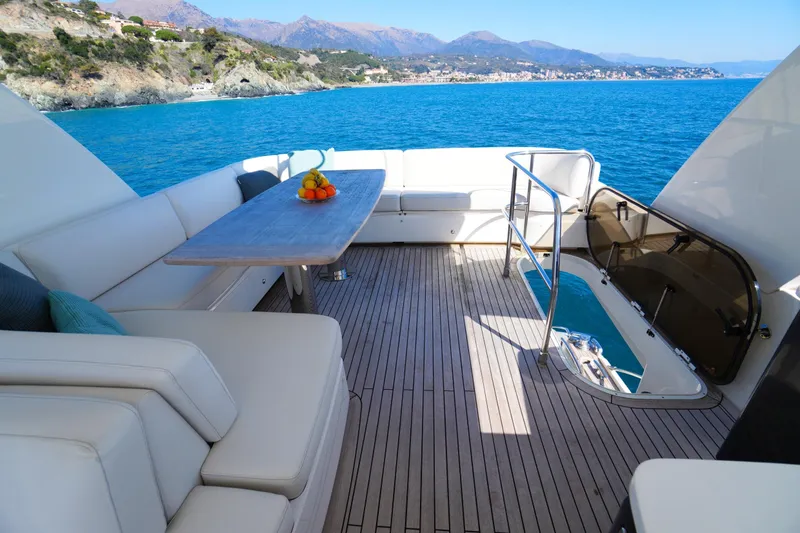 Lucerna Yacht Photos Pics 