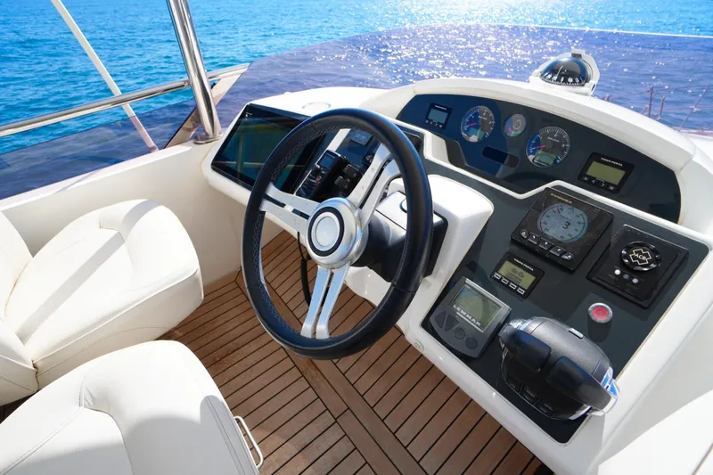 Lucerna Yacht Photos Pics 