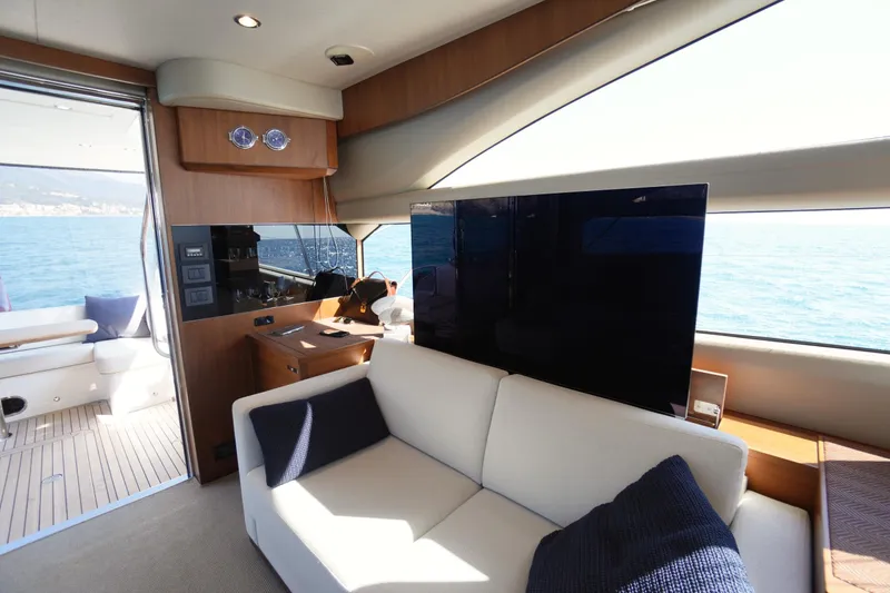 Lucerna Yacht Photos Pics 