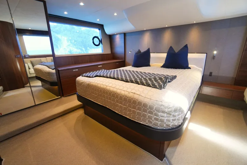 Lucerna Yacht Photos Pics 