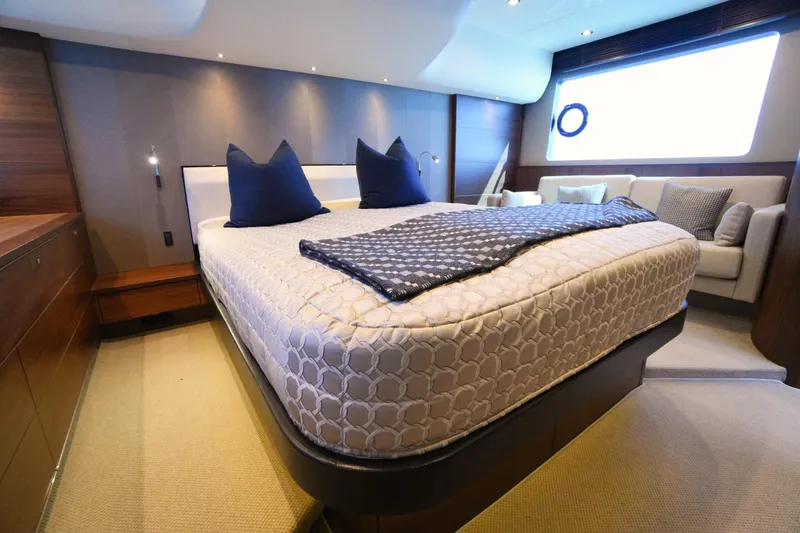 Lucerna Yacht Photos Pics 