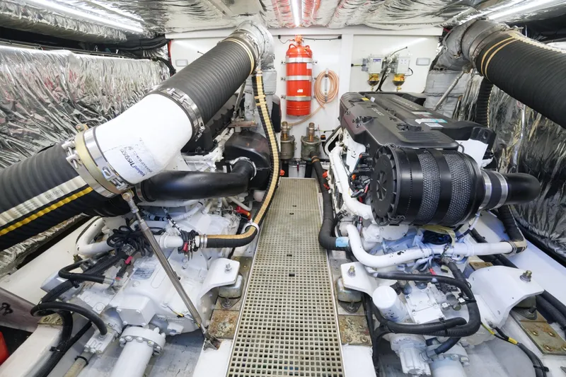 Lucerna Yacht Photos Pics 