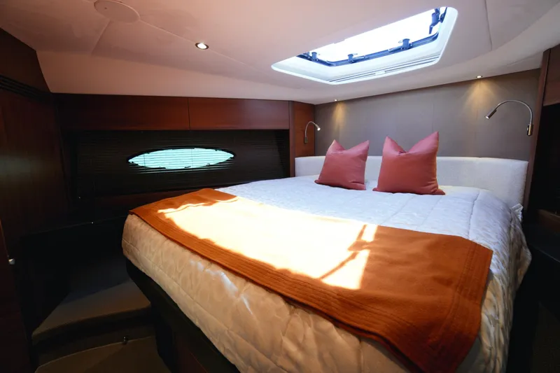 Lucerna Yacht Photos Pics 