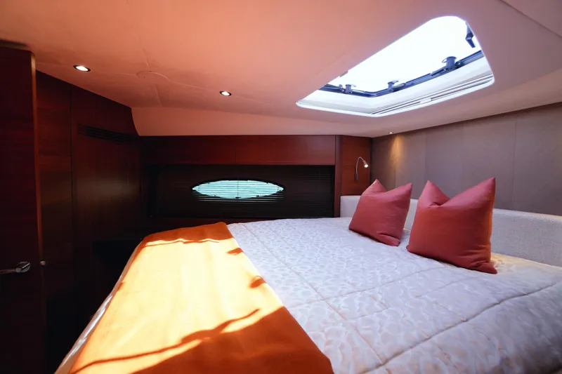 Lucerna Yacht Photos Pics 