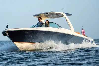 Chris-Craft Launch 28 GT
