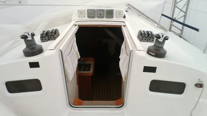 Natural Mystic Yacht Photos Pics Companionway