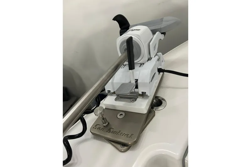  Yacht Photos Pics 2024 Invincible 39 Open Fisherman boat with Sea Sucker mount detail.