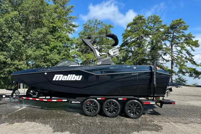 Malibu M-SERIES M242