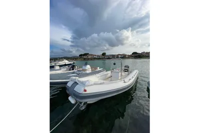 2001 Novamarine RH 700