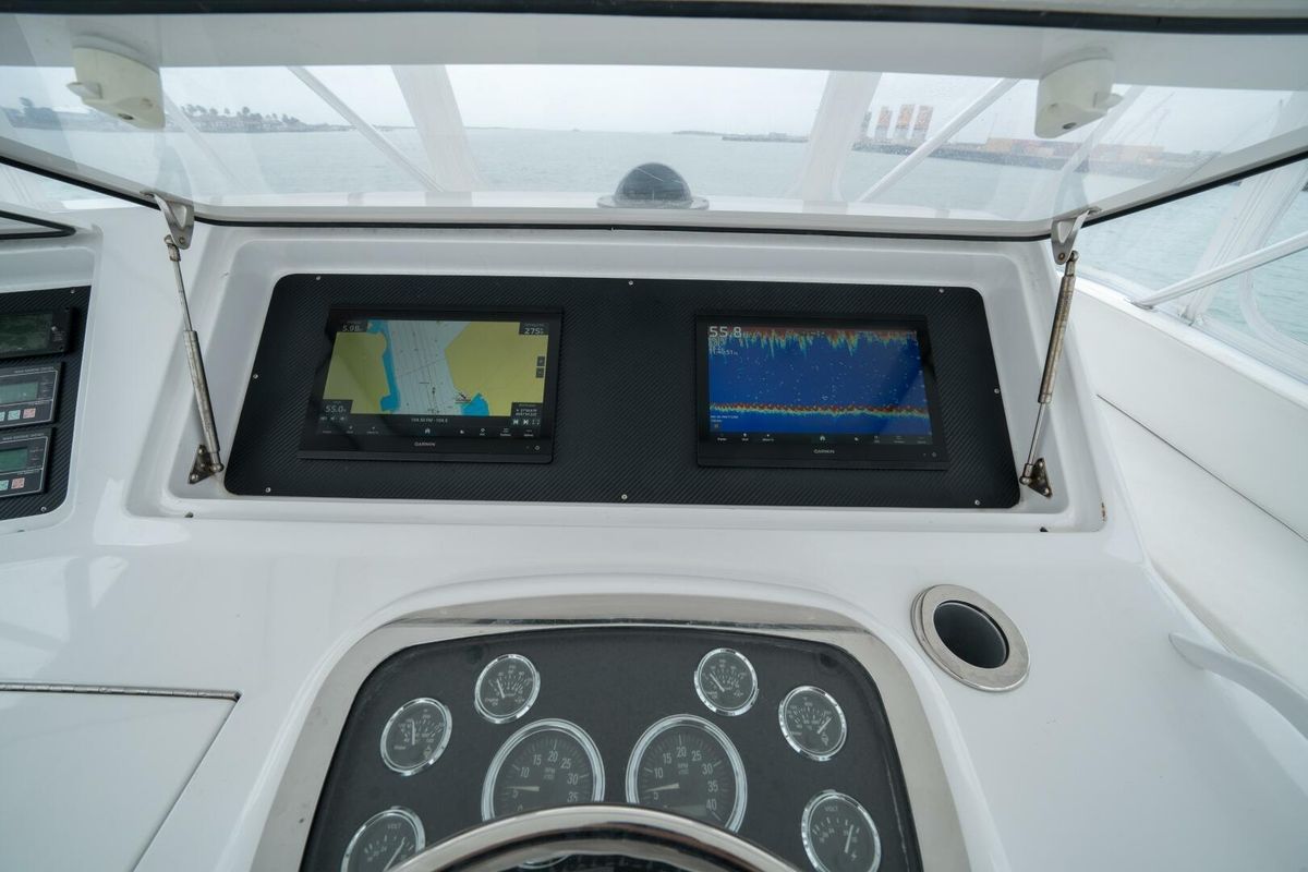 2005 Viking 52 
