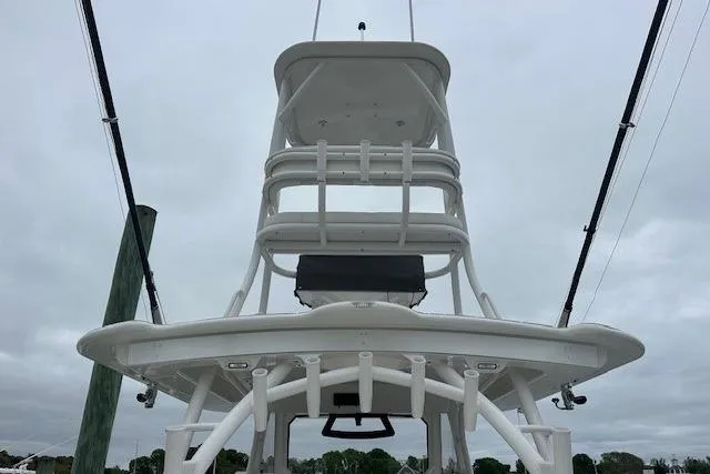  Yacht Photos Pics 2022 Regulator 41 boat tower against cloudy sky, showcasing sturdy design and structure.