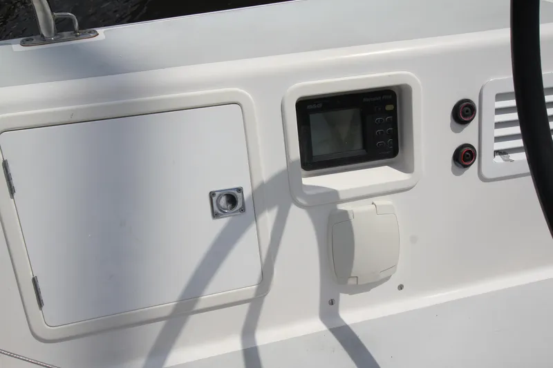 Mutiny Yacht Photos Pics Autopilot P