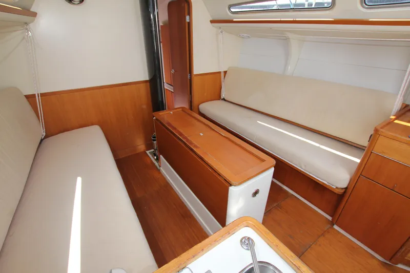 Mutiny Yacht Photos Pics Saloon from aft P sea covers off