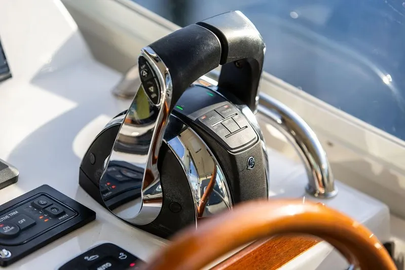 Goombay Yacht Photos Pics Throttle controls on a 2018 MJM 43z yacht, featuring sleek design and modern technology.