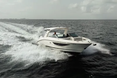 Sea Ray SLX 350 Outboard