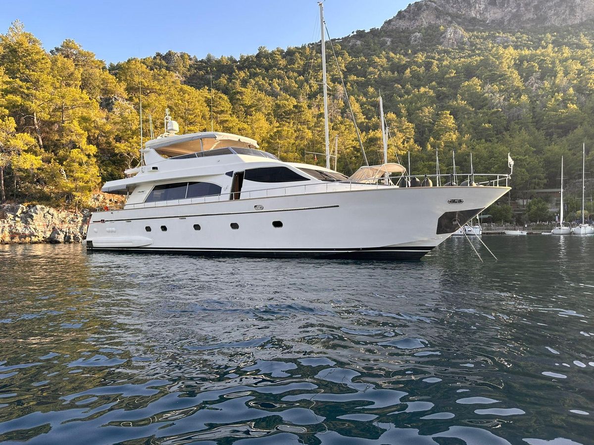 2002 Falcon 85 