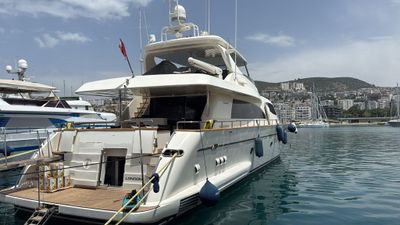 Yacht