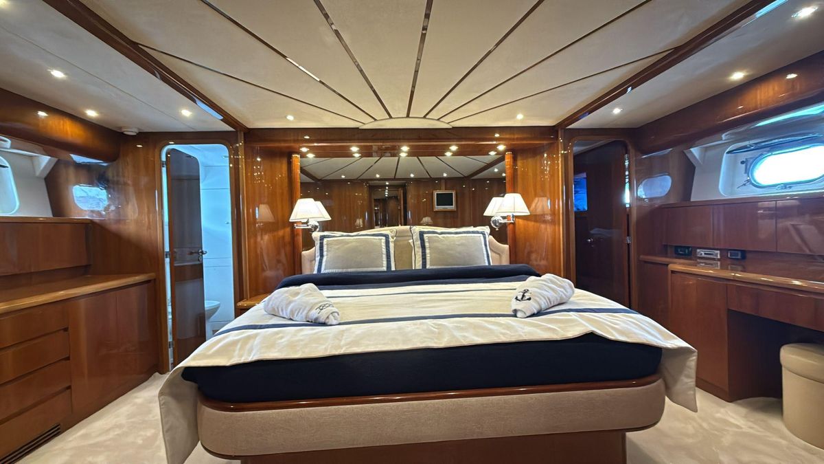 2002 Falcon 85 