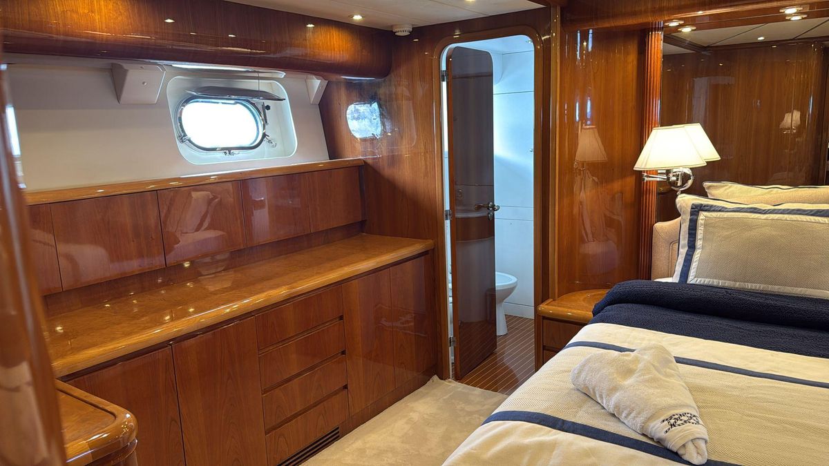 2002 Falcon 85 