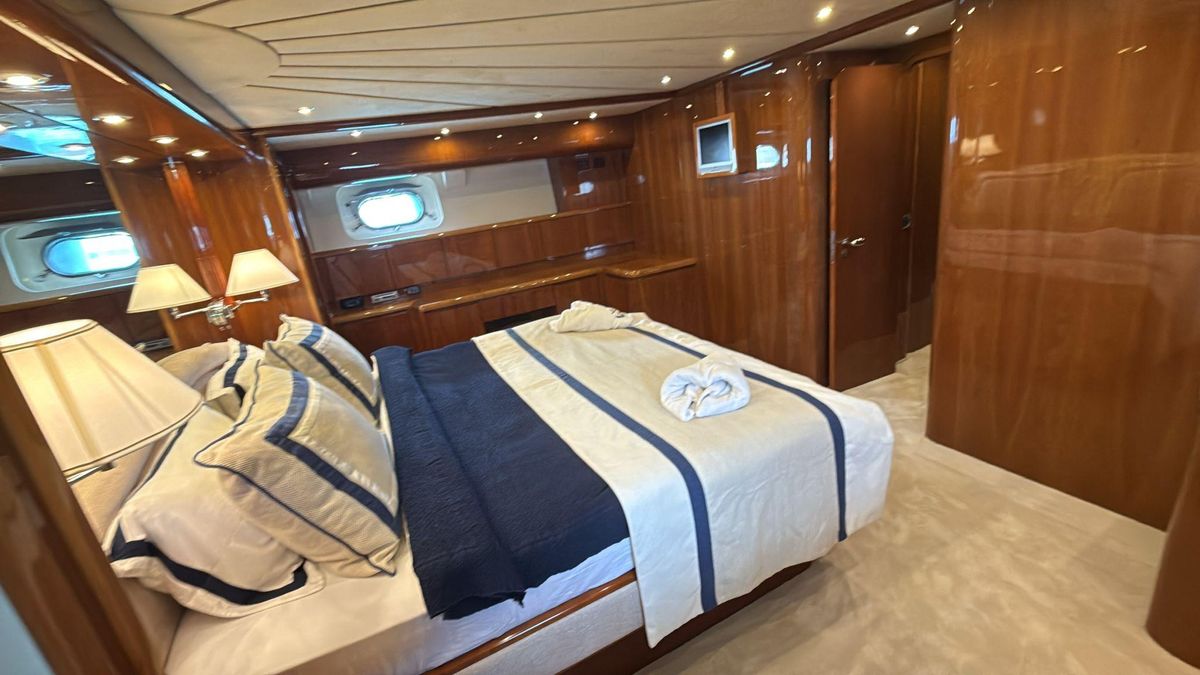 2002 Falcon 85 