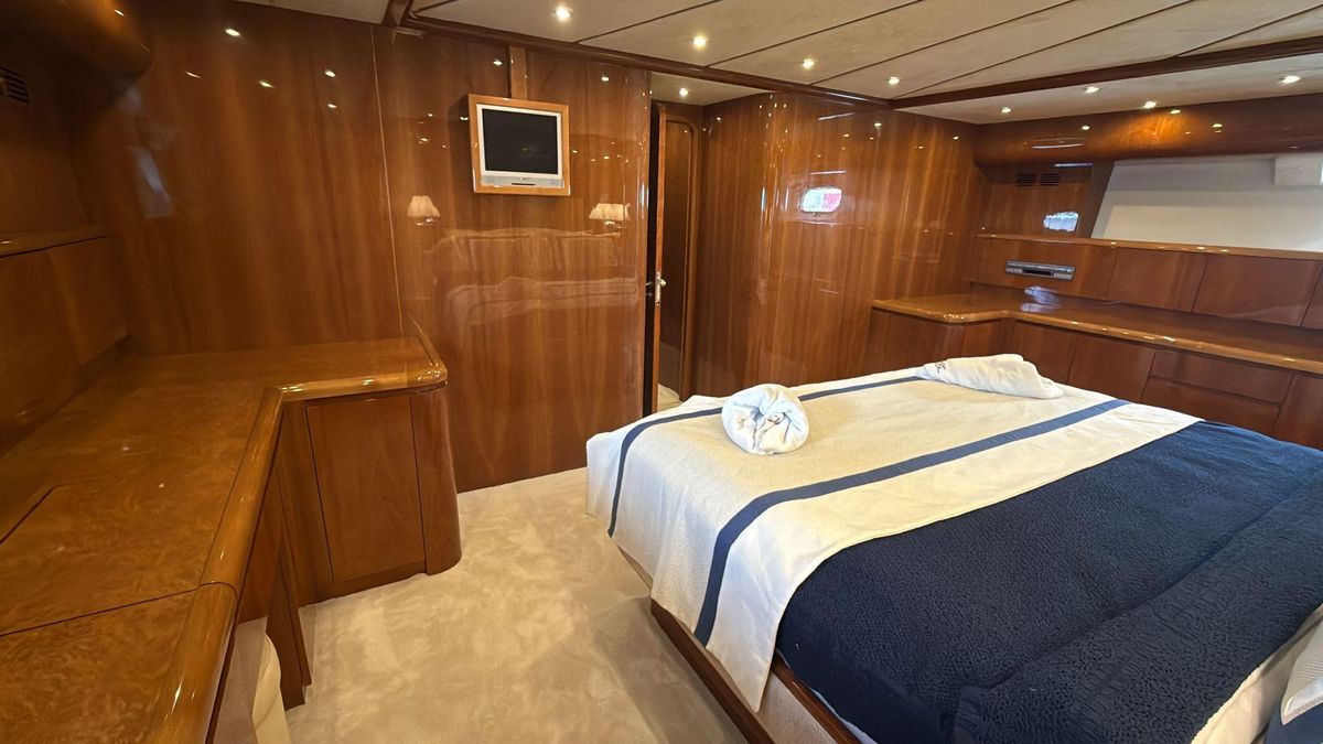 2002 Falcon 85 