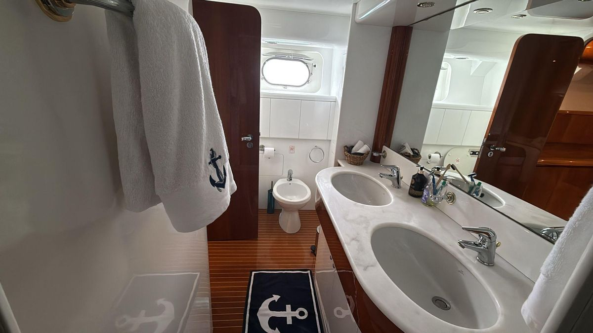 2002 Falcon 85 