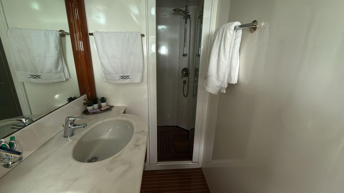 2002 Falcon 85 