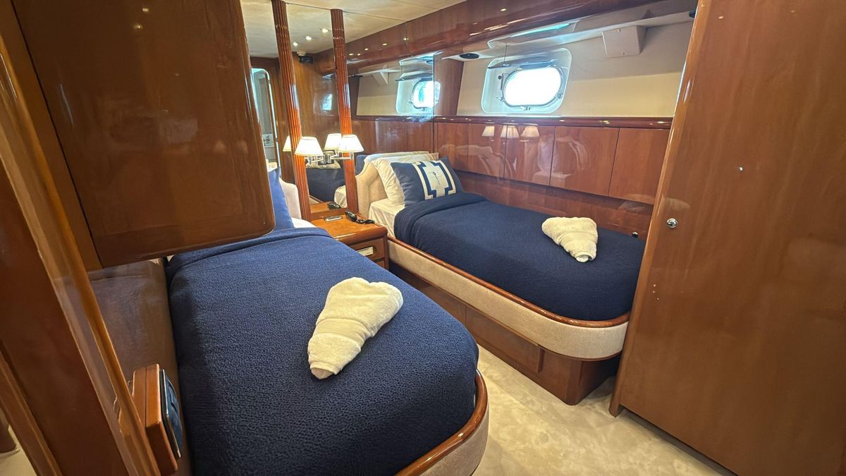 2002 Falcon 85 