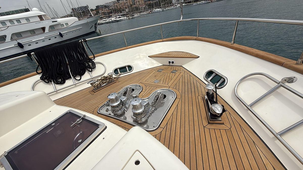 2002 Falcon 85 