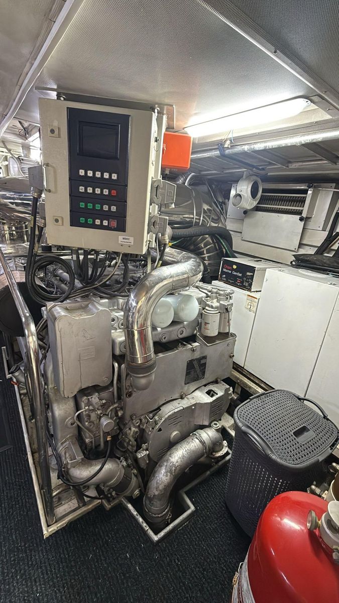 2002 Falcon 85 