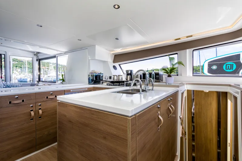 Dante Yacht Photos Pics 