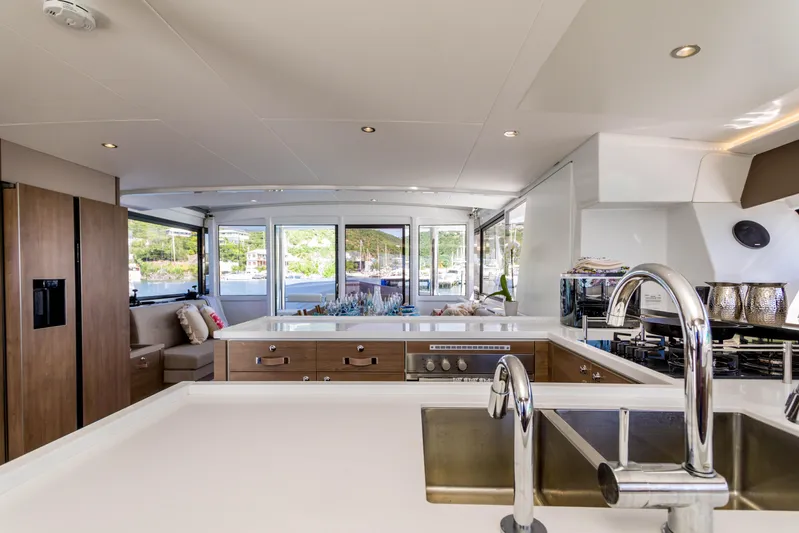 Dante Yacht Photos Pics 