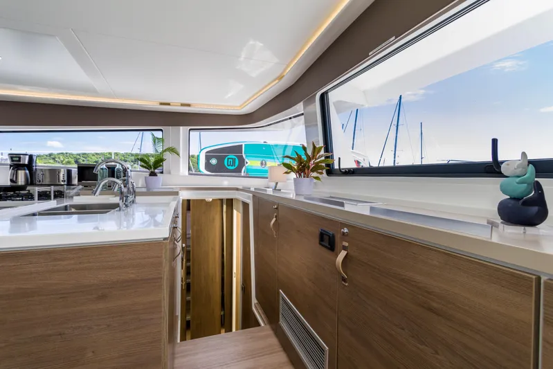 Dante Yacht Photos Pics 