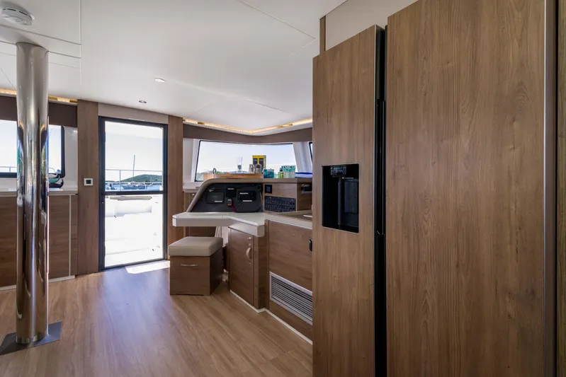 Dante Yacht Photos Pics 