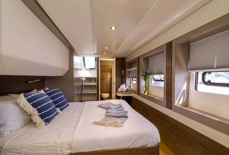 Dante Yacht Photos Pics 