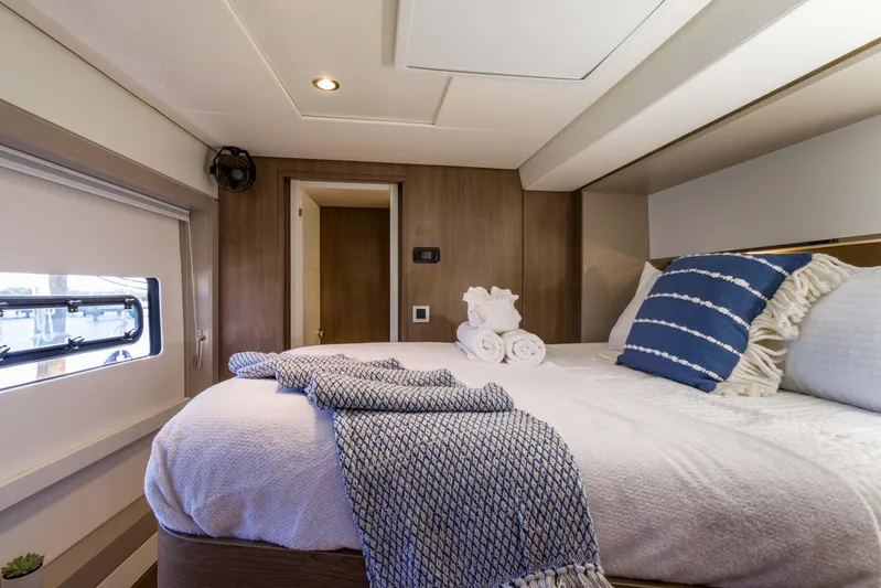 Dante Yacht Photos Pics 