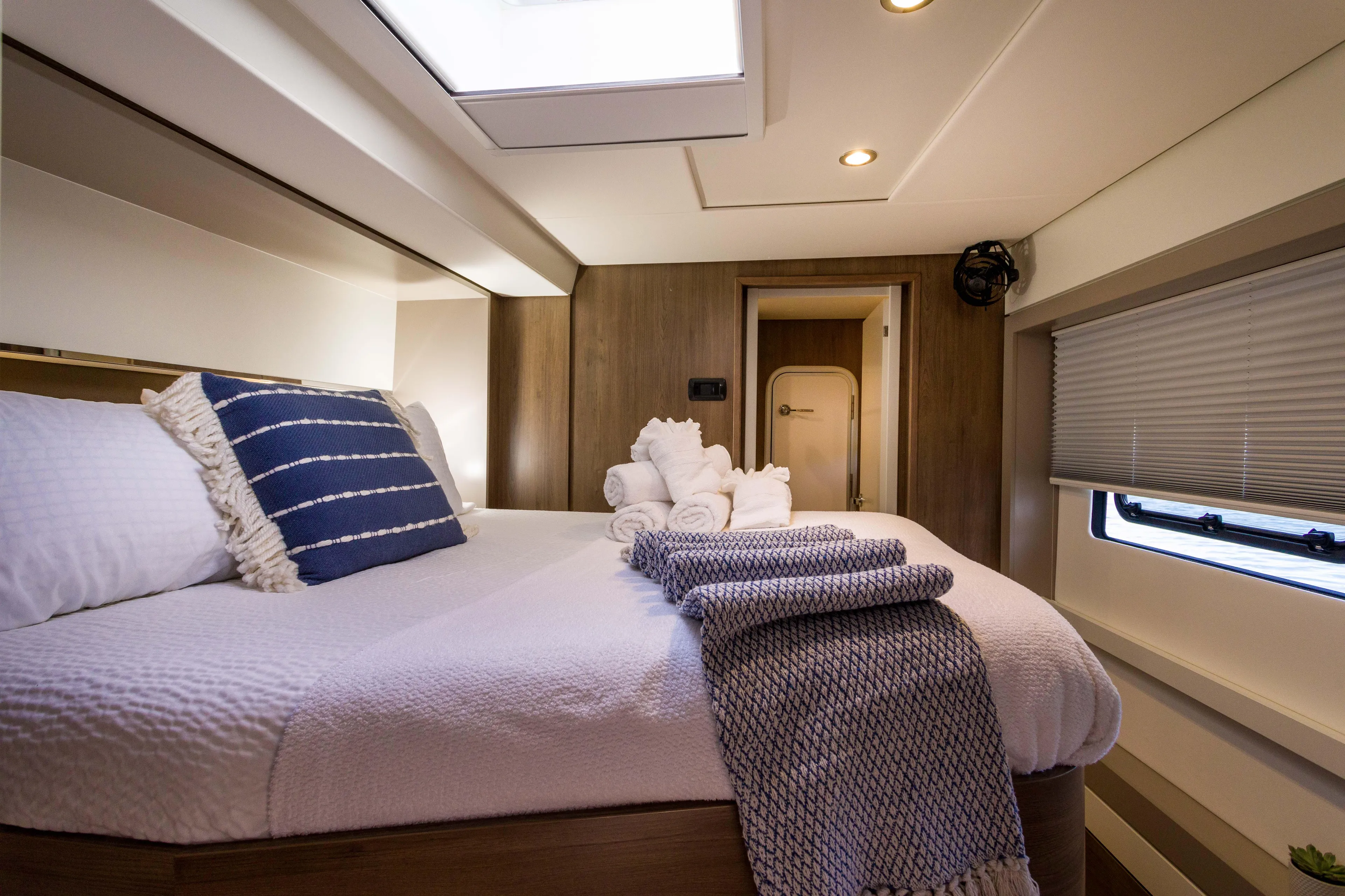 Dante Yacht Photos Pics 