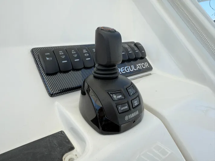 Tiger Yacht Photos Pics Joystick control panel on 2017 Regulator 34SS boat with Yamaha branding.