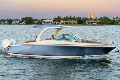 Chris-Craft Launch 31 GT