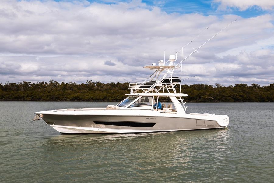 2018 Boston Whaler 420 Outrage