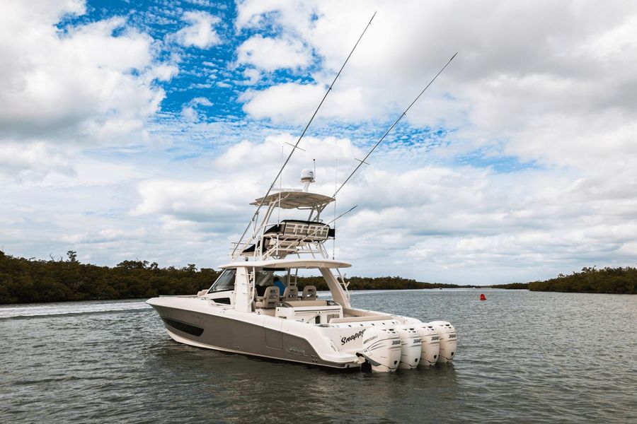 2018 Boston Whaler 420 Outrage