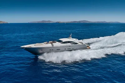 Pershing 88