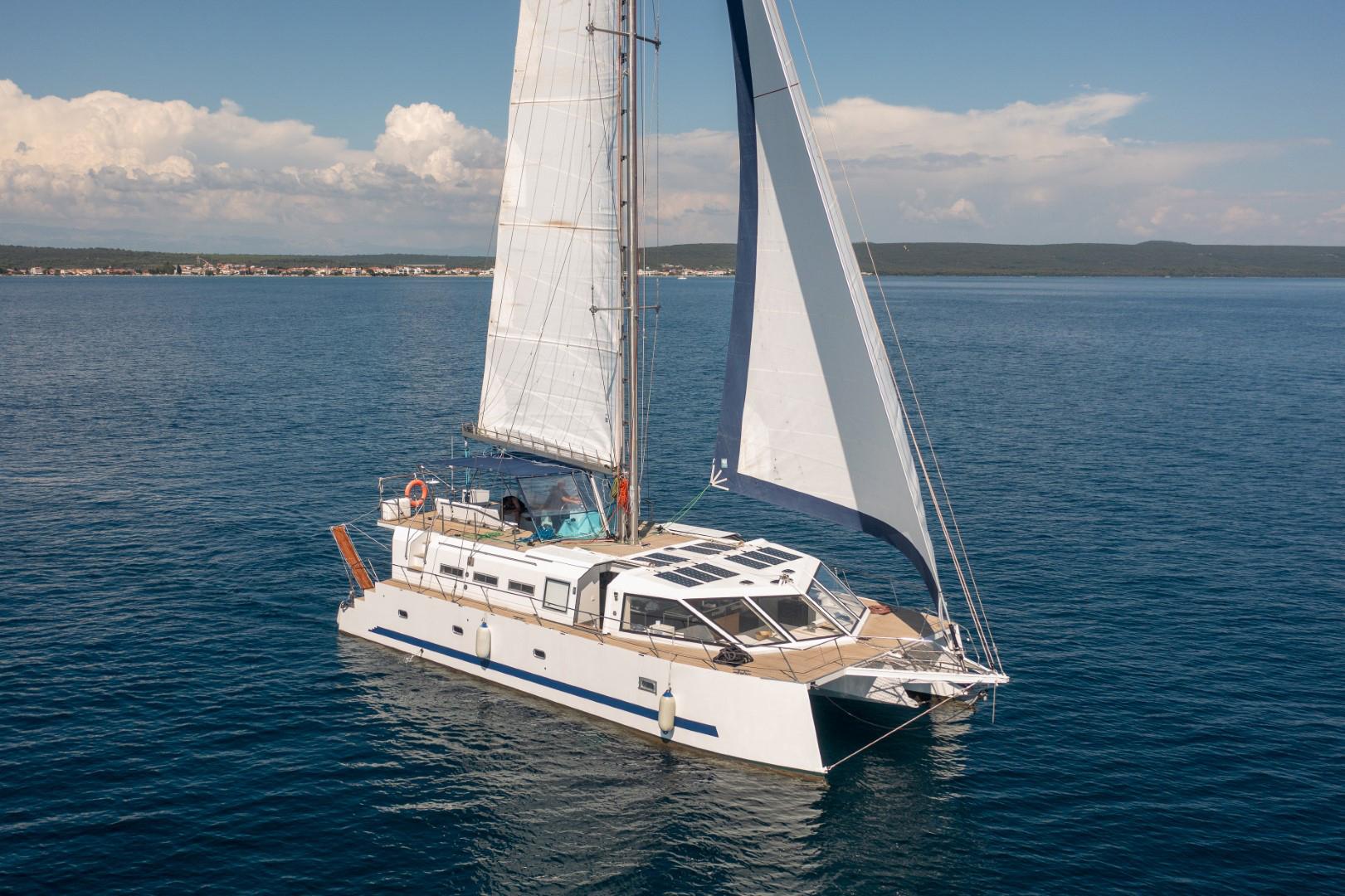 catamaran 50 feet