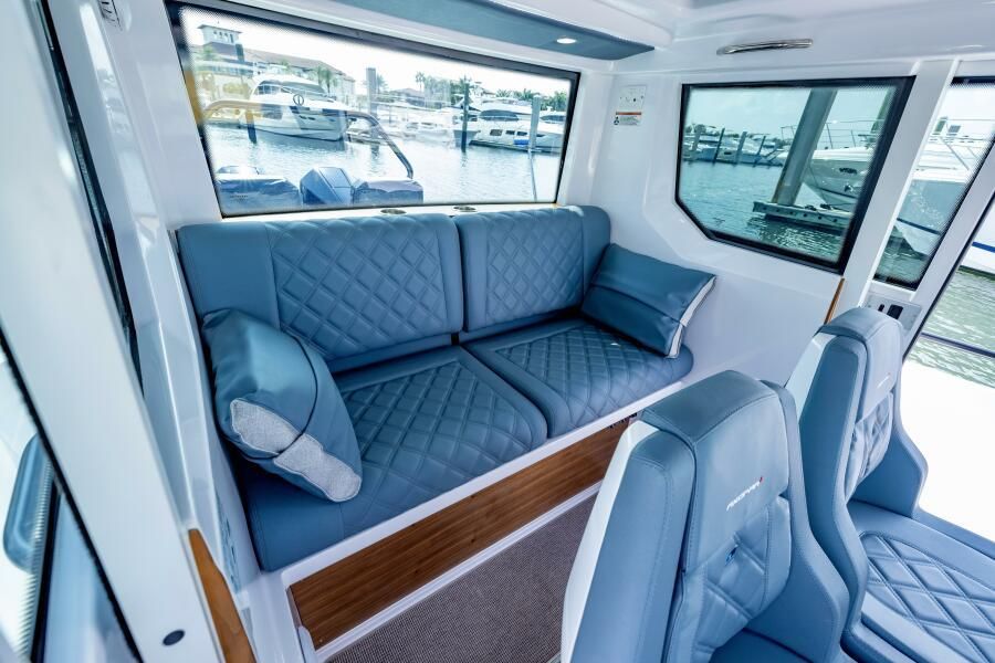 2023 Axopar 28 CABIN