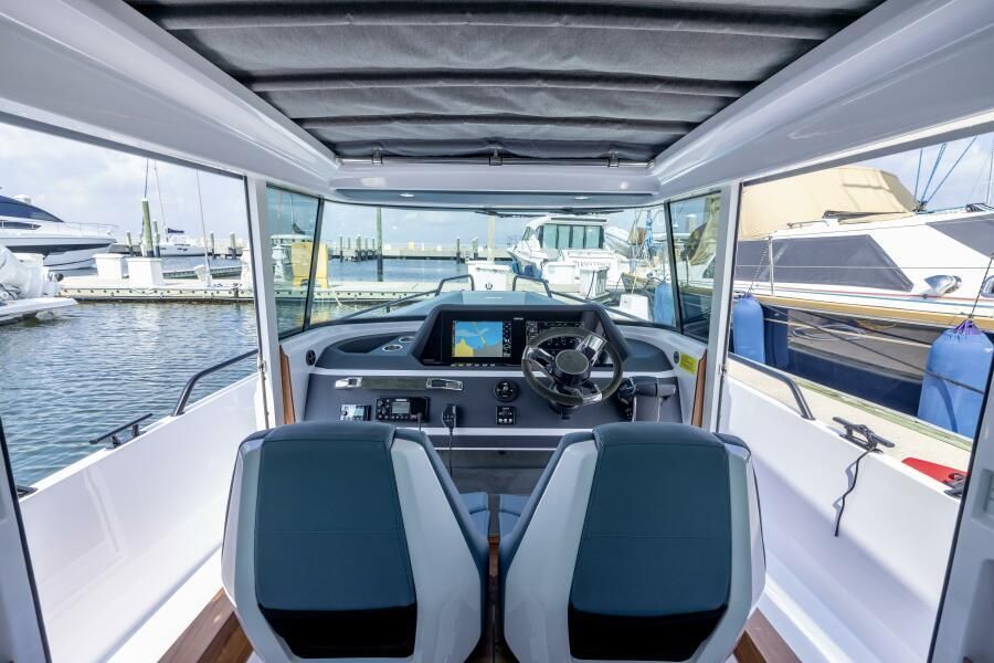 2023 Axopar 28 CABIN