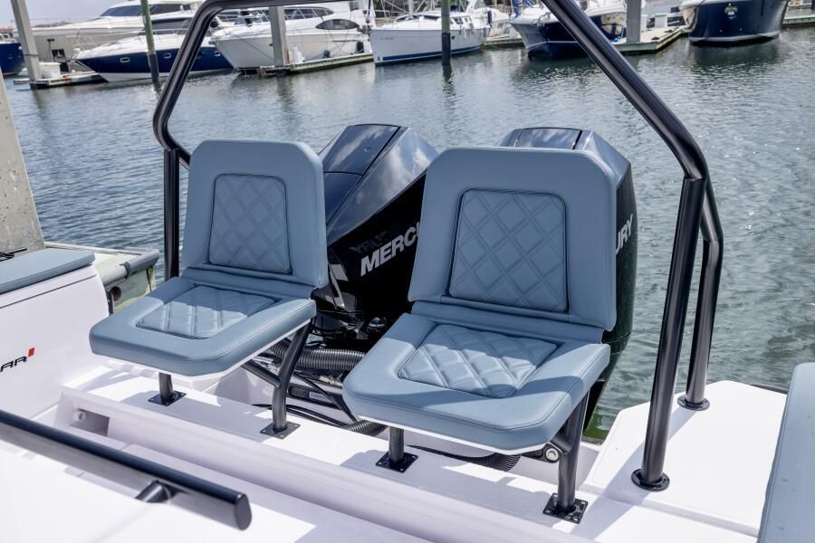 2023 Axopar 28 CABIN