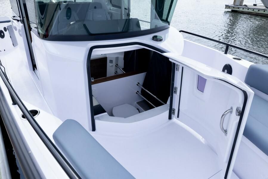 2023 Axopar 28 CABIN